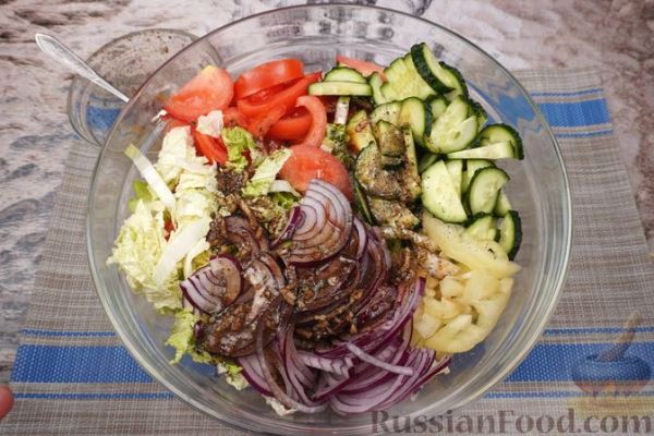 Греческий салат с пекинской капустой