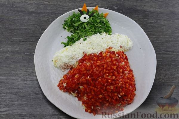 Салат "Дракончик" с копчёной курицей, морковью и сыром